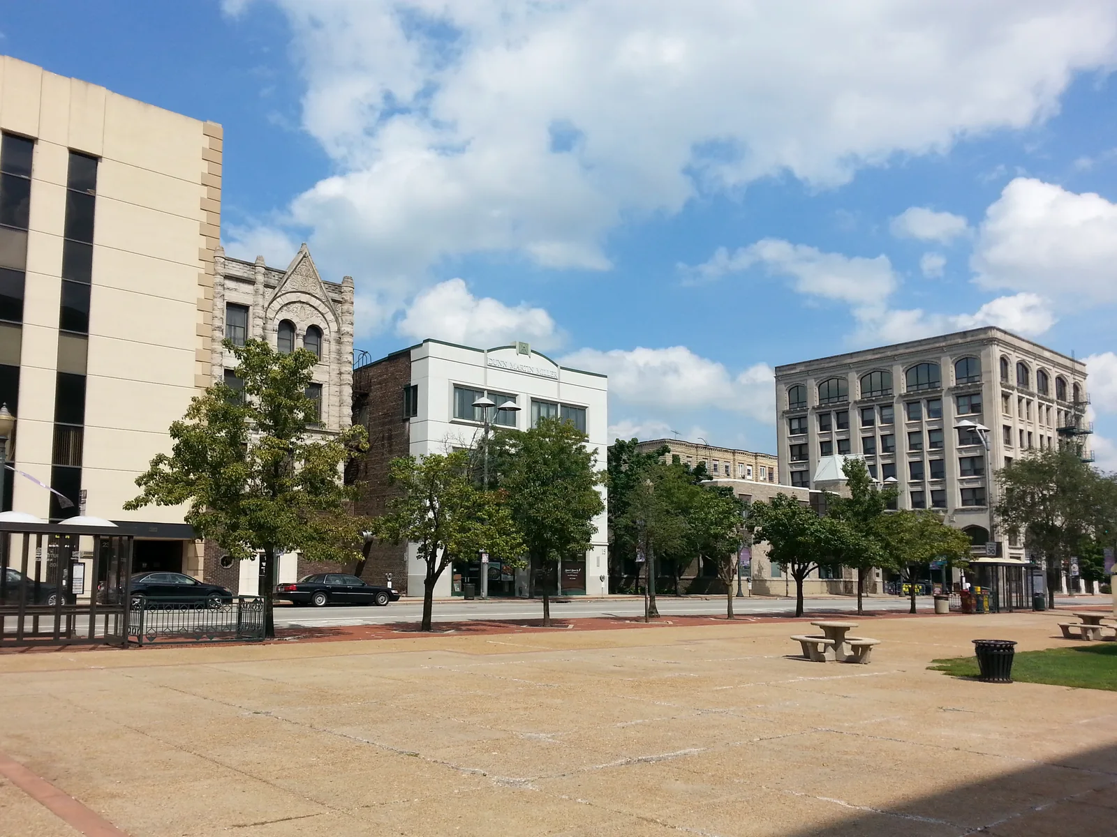 Joliet, Illinois city skyline
